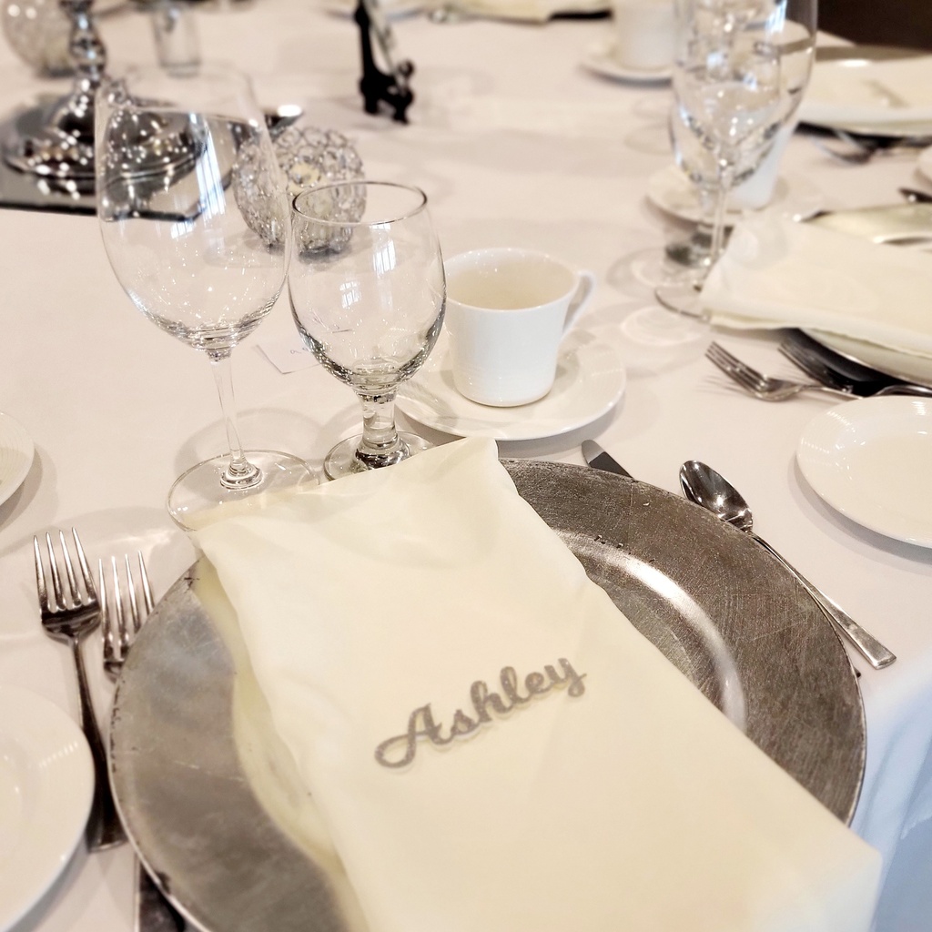 Place card names for place setting